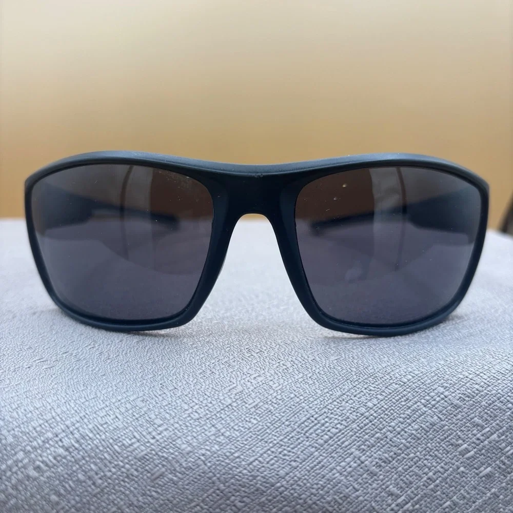 Chili's Polarized Sunglasses Men OS Black Excellent Gorpcore M72003 Pacific